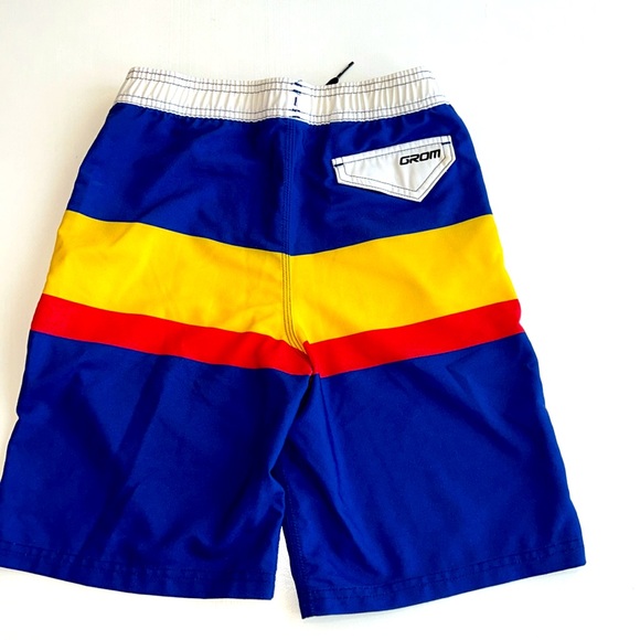 Boys,board shorts, Bundle of 2 Size 10-12 Perfect condition barely worn! - Picture 3 of 6